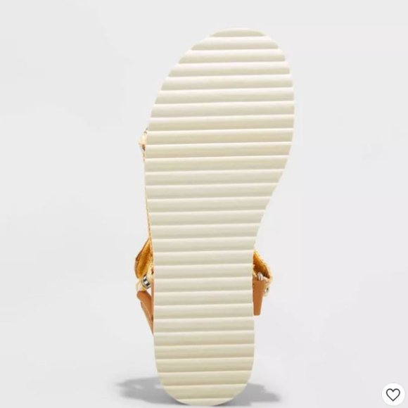 Women's Angie Heels - Universal Thread™ - Picture 6 of 7